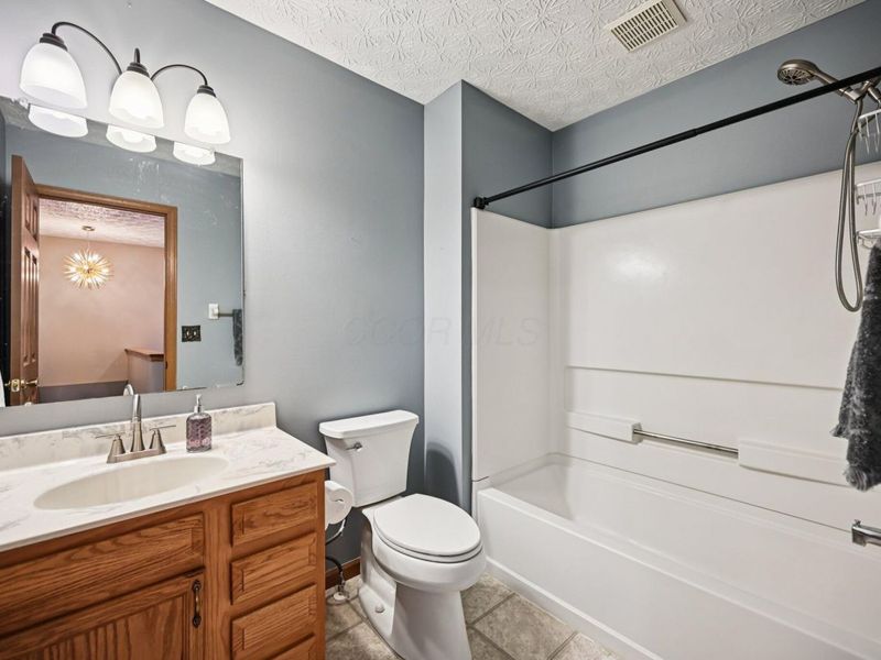 1088 Amherst Boulevard, London, OH 43140 Photo 24