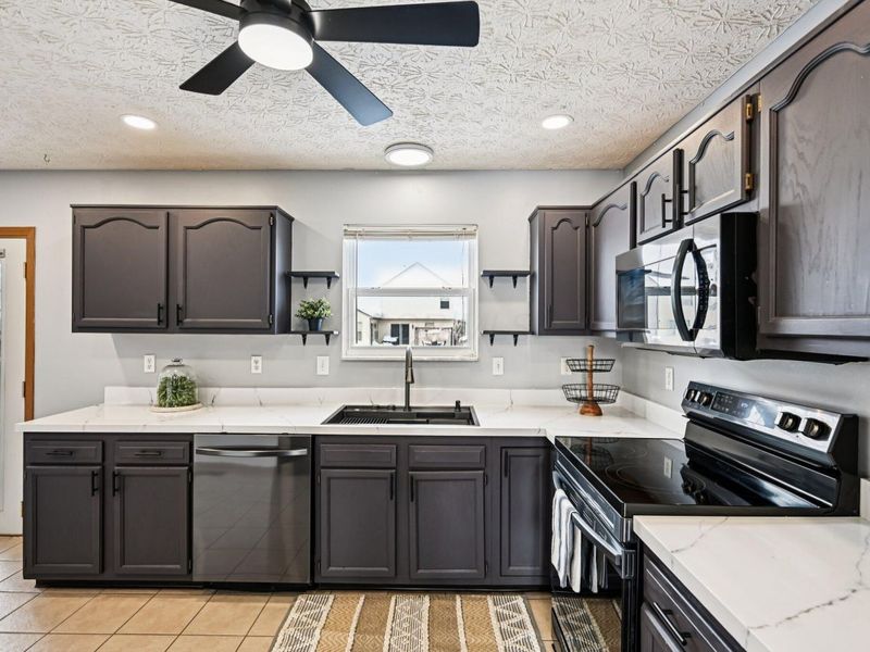 1088 Amherst Boulevard, London, OH 43140 Photo 5