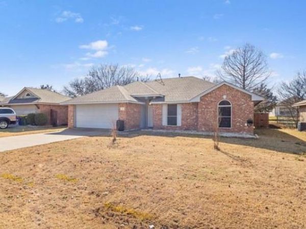 205 Vista Ridge Drive, Venus, TX 76084