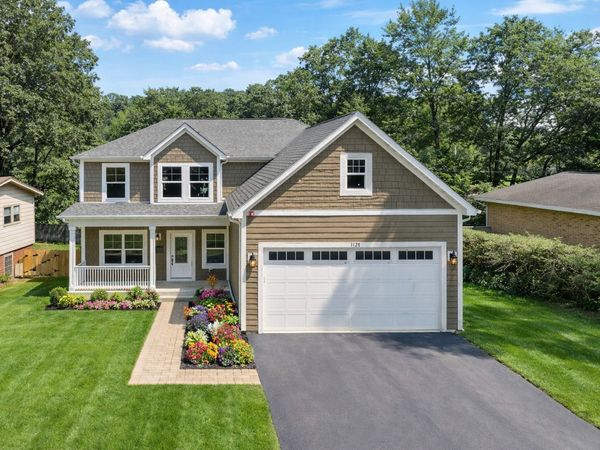 1127 Kenton Road, Deerfield, IL 60015