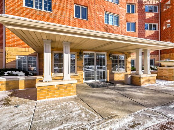 720 Creekside Drive, Unit 503, Mount Prospect, IL 60056