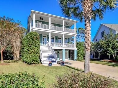 2080 Amenity Park Drive, Mount Pleasant, SC 29466