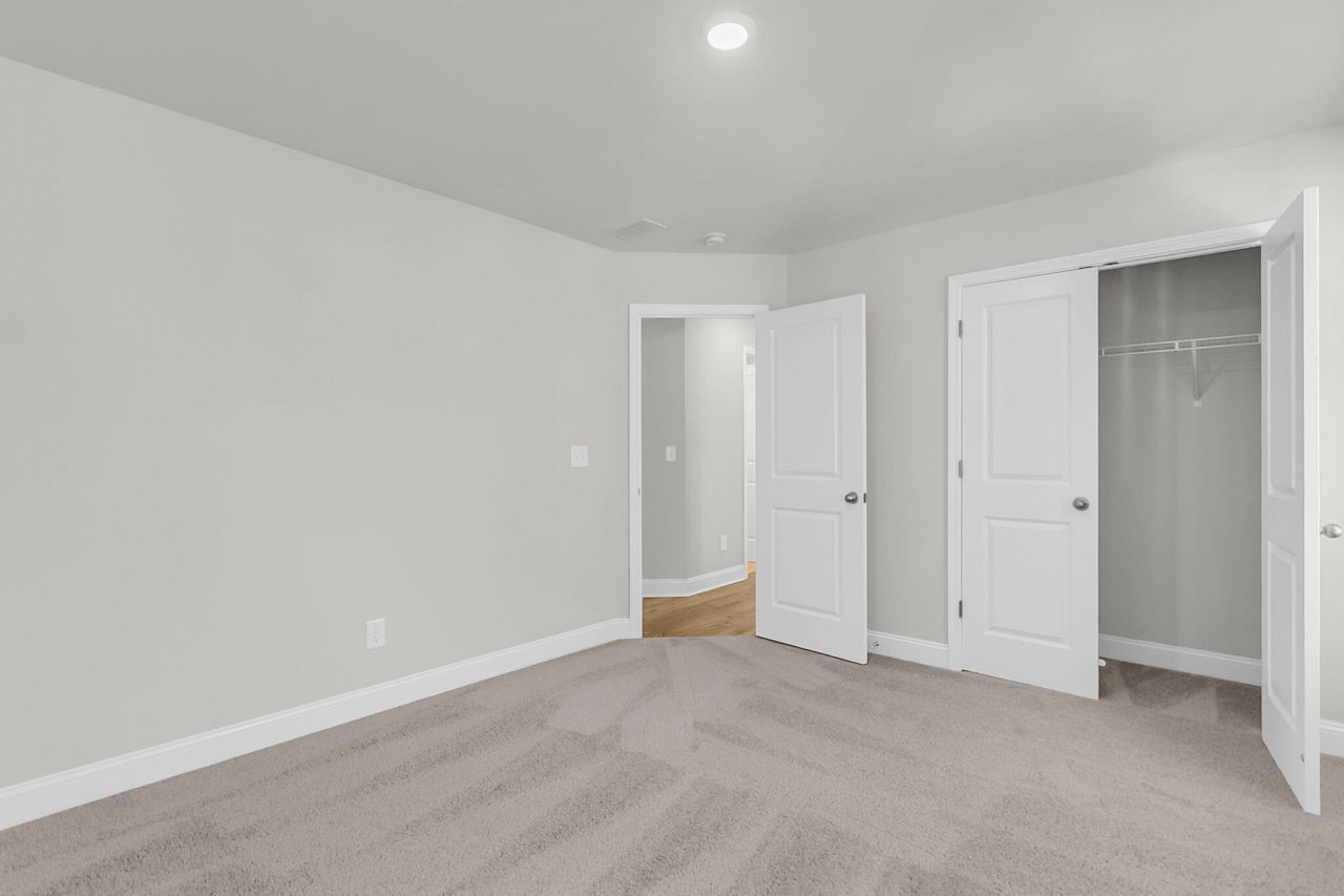 124 Cantona Drive Photo 32