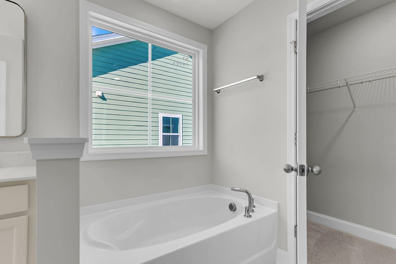 124 Cantona Drive Photo 39