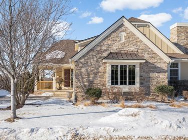 1356 Riverside Lane, Mendota Heights, MN 55118