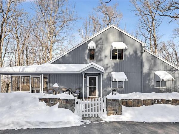 337 BERRY MOUNTAIN ROAD, MILLERSBURG, PA 17061