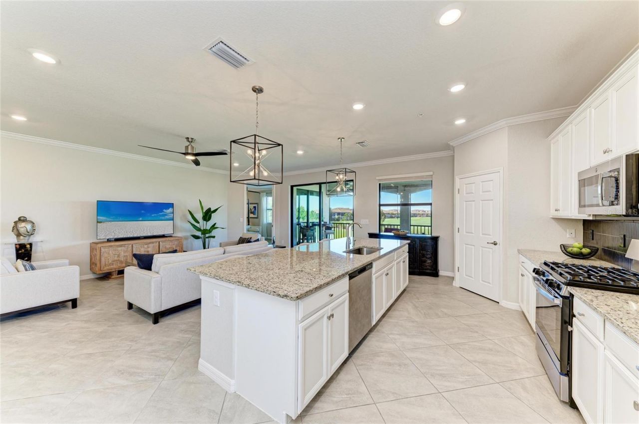 6076 Worsham Lane, Unit 103, Bradenton, FL 34211 Photo