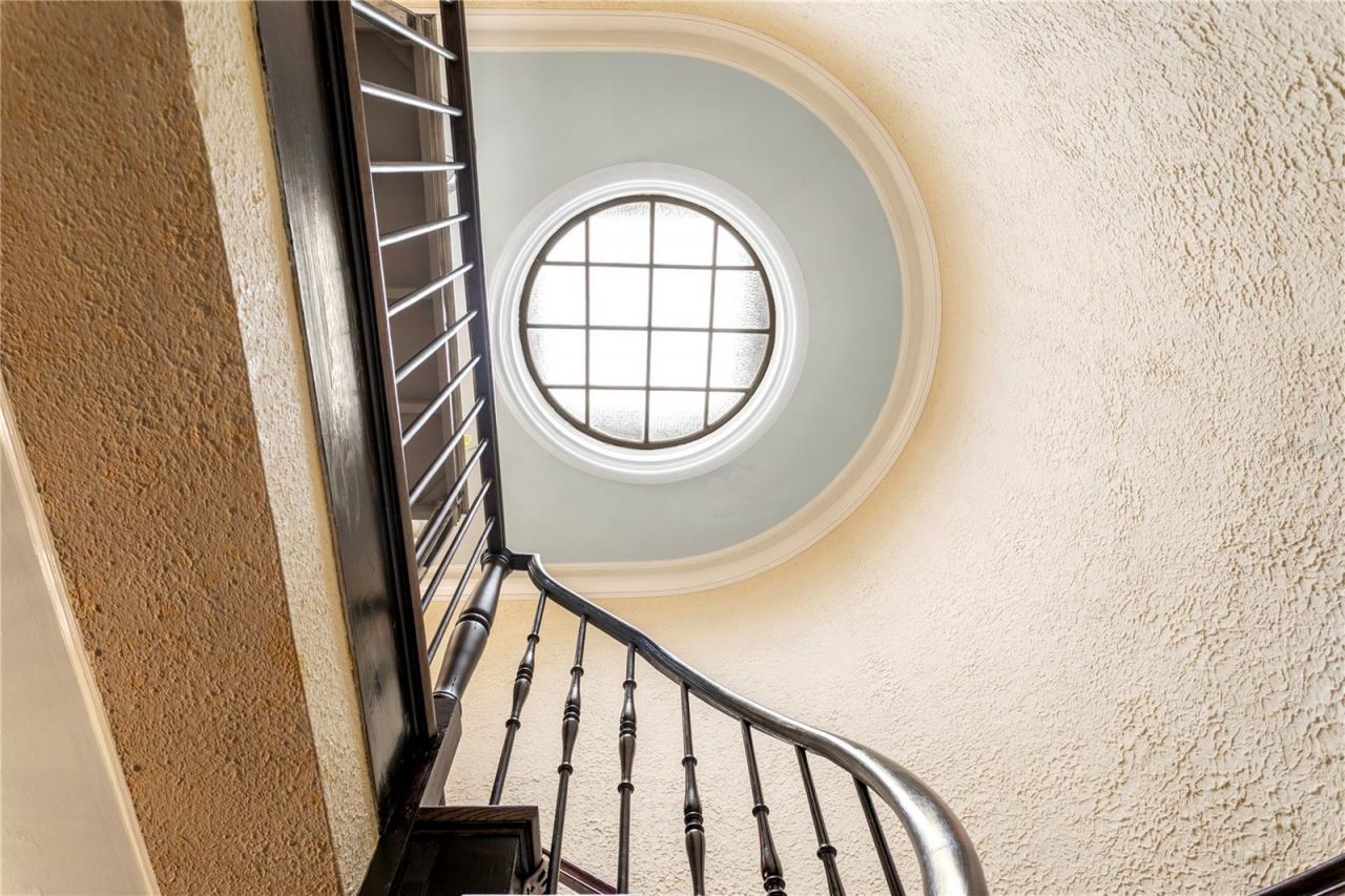 7211 3rd Avenue S, Saint Petersburg, FL 33707 Photo