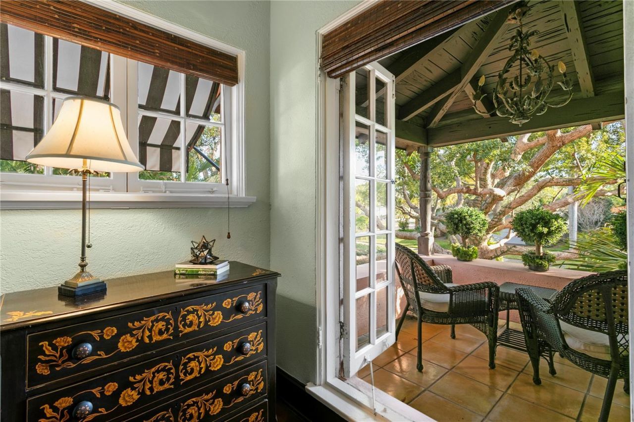 7211 3rd Avenue S, Saint Petersburg, FL 33707 Photo