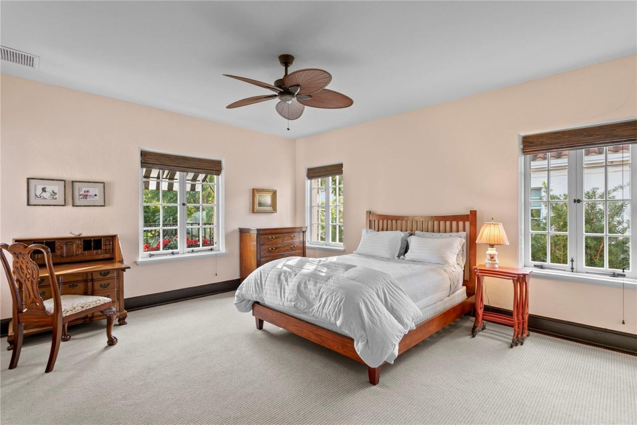 7211 3rd Avenue S, Saint Petersburg, FL 33707 Photo