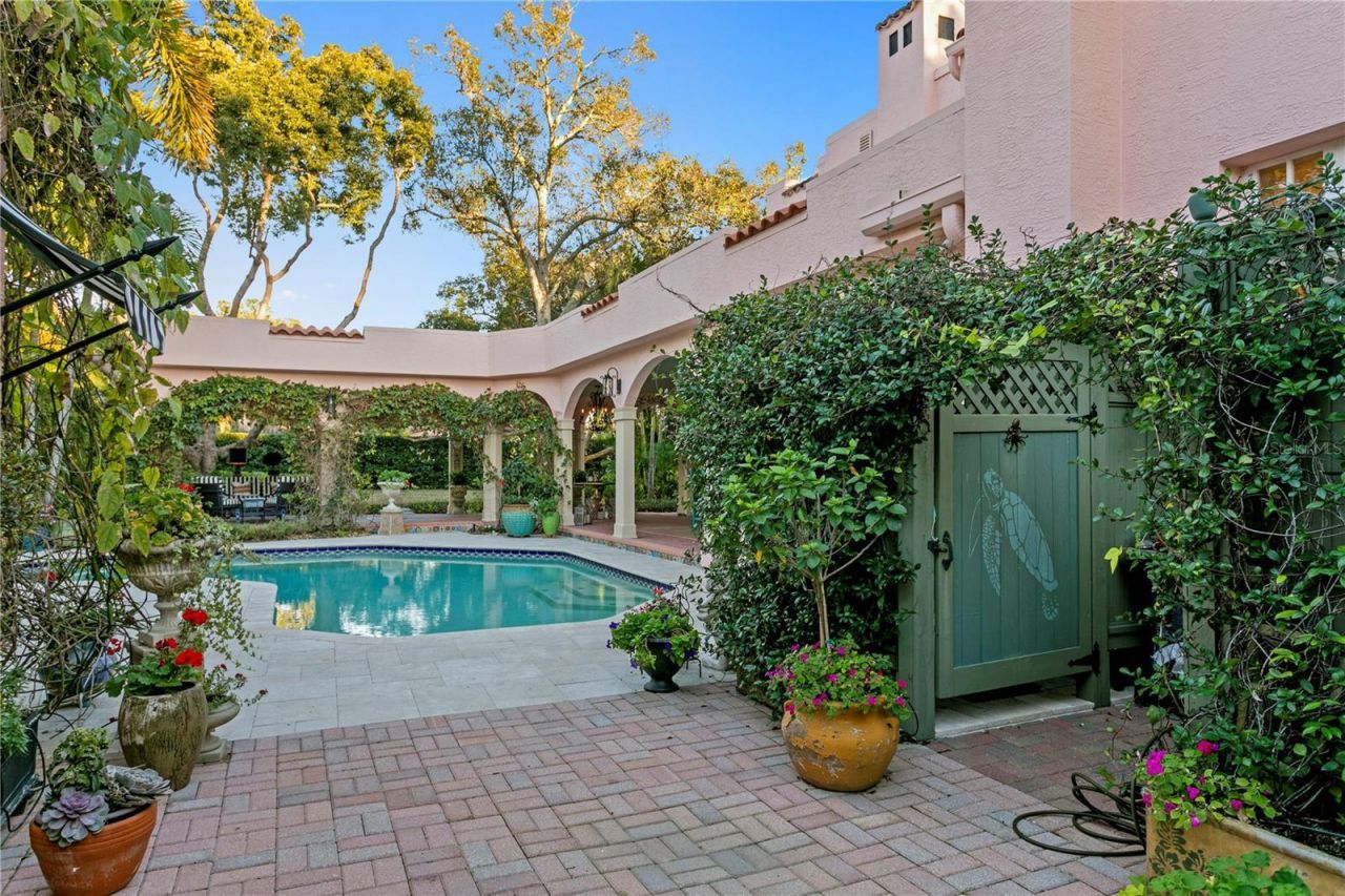 7211 3rd Avenue S, Saint Petersburg, FL 33707 Photo