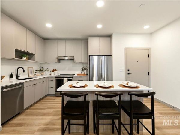 2320 S Broadway Avenue, Unit B302, Boise, ID 83706