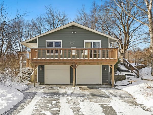 4911 Redbird Lane, Crystal Lake, IL 60012