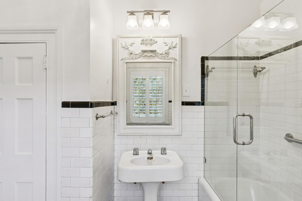 124 Church Street Photo 11