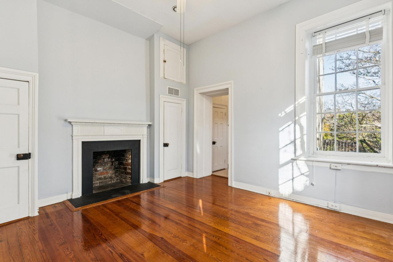 124 Church Street Photo 7