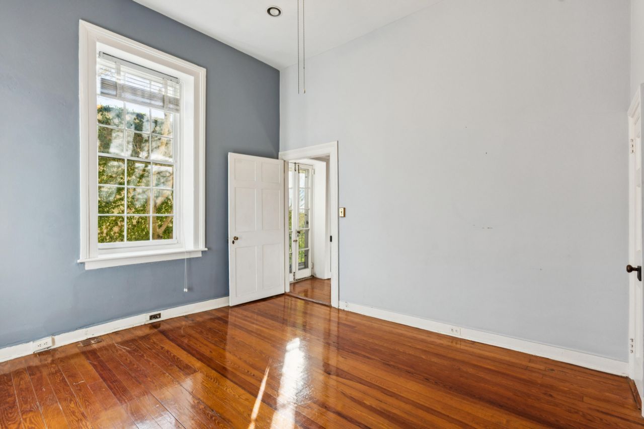 124 Church Street Photo 9