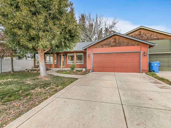 388 Crystal Drive, Eagle Point, OR 97524