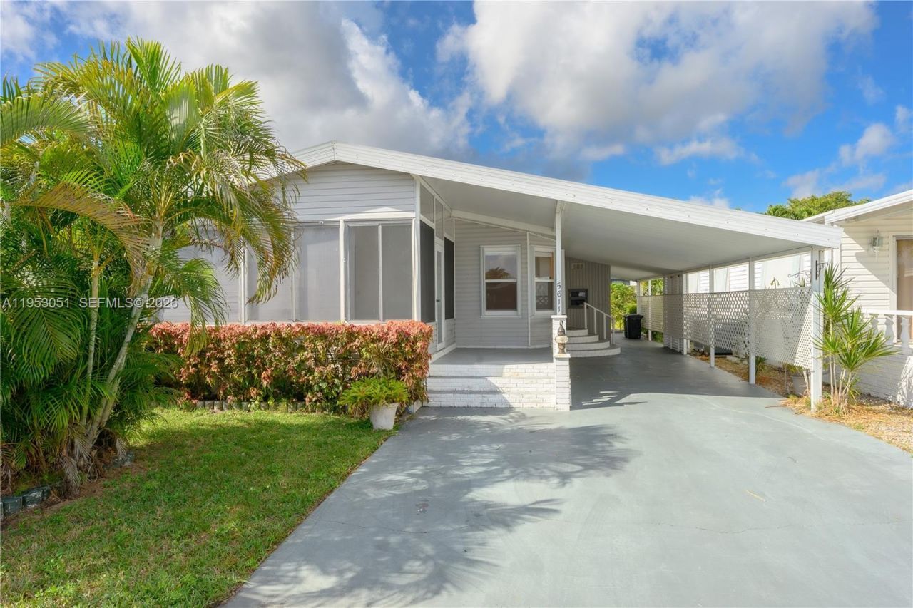 5611 SW 32nd Ter, Dania Beach, FL 33312 Main Photo