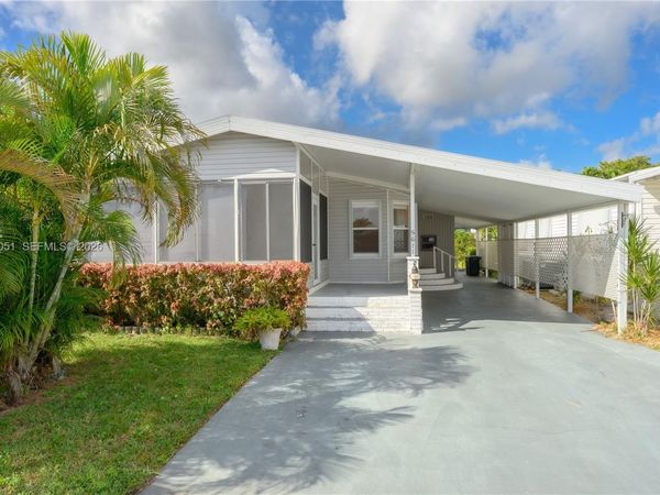 5611 SW 32nd Ter, Dania Beach, FL 33312