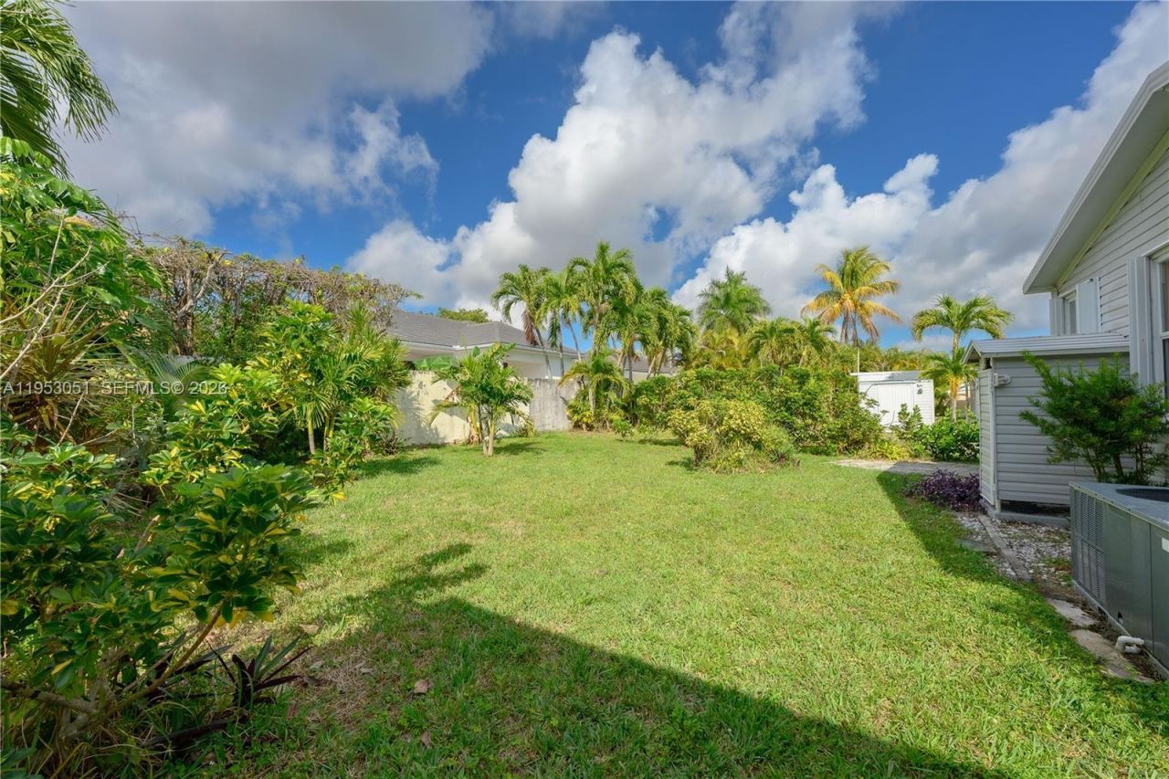5611 SW 32nd Ter, Dania Beach, FL 33312 Photo