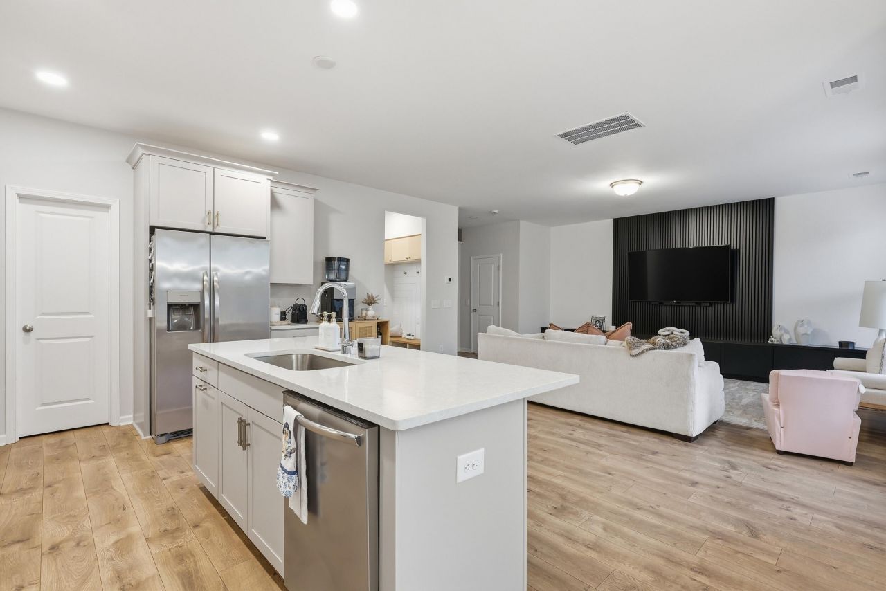 8699 Windsor Hill Boulevard Photo 11