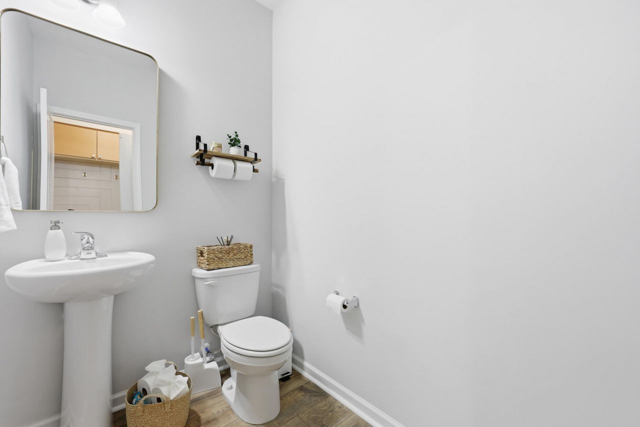 8699 Windsor Hill Boulevard Photo 16