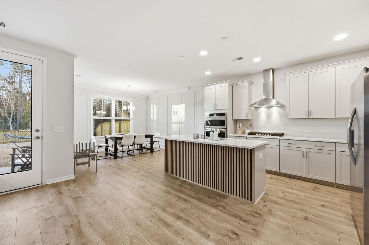 8699 Windsor Hill Boulevard Photo 9