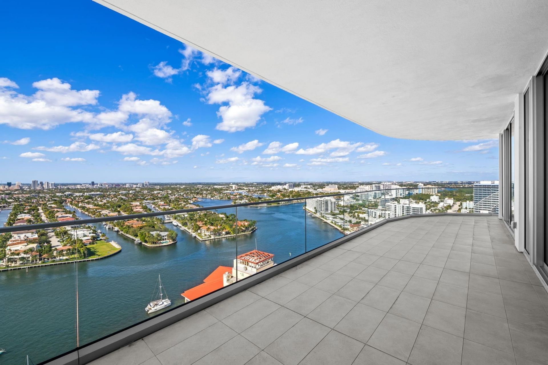 153 N Seabreeze, Unit 2404-S, Fort Lauderdale, FL 33304 Photo