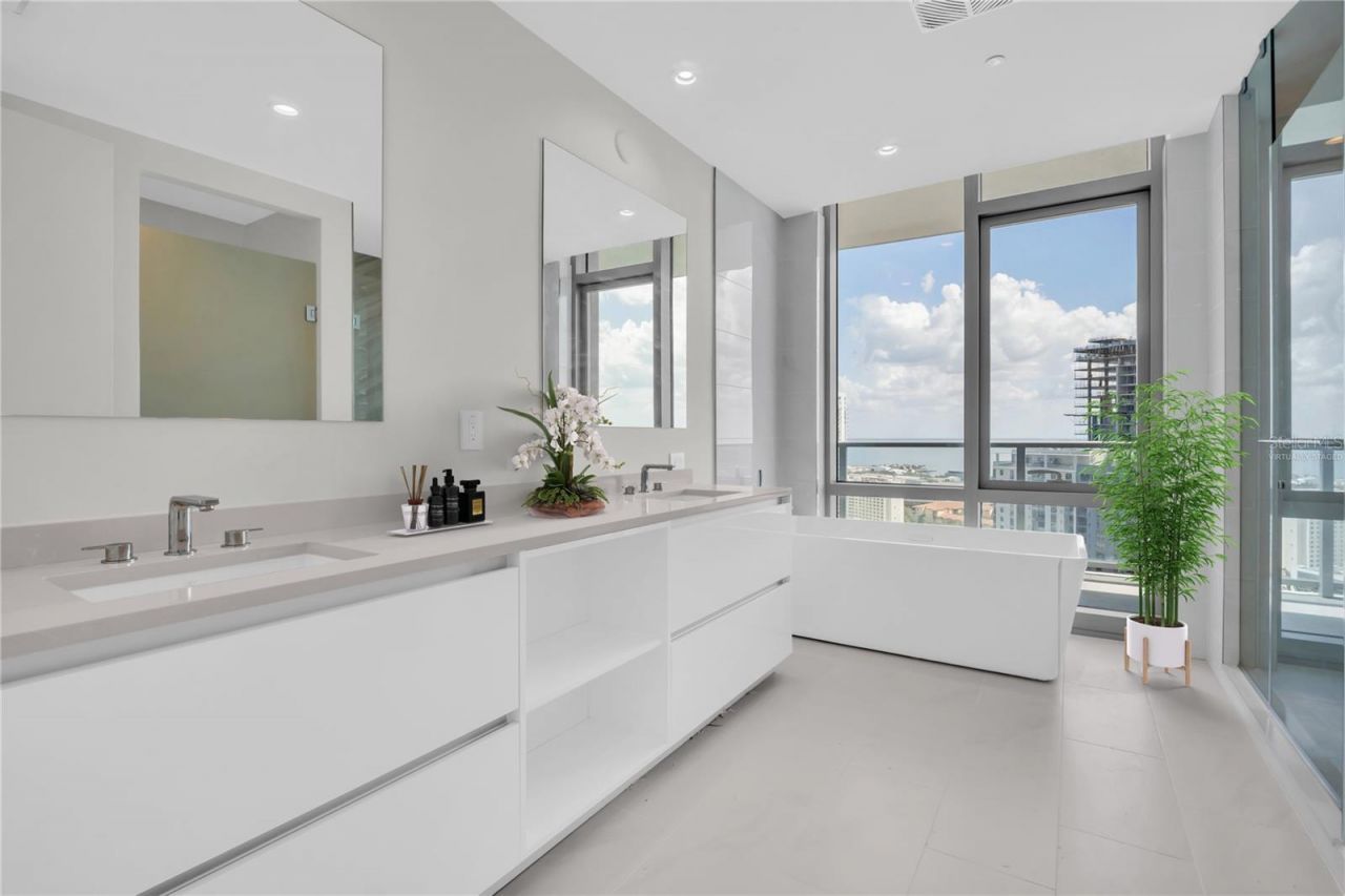 400 Central Avenue, Unit 2207, Saint Petersburg, FL 33701 Photo