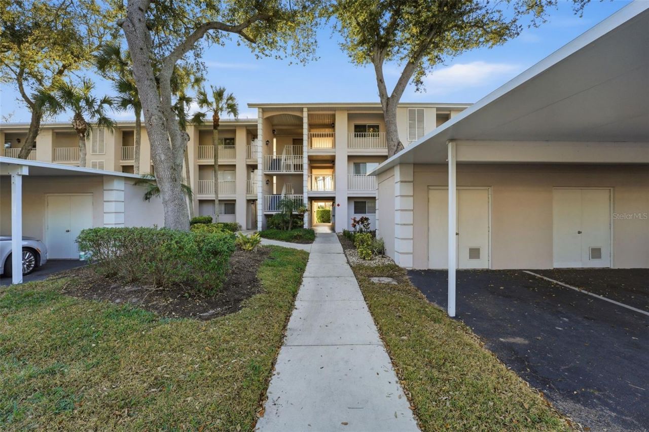437 Cerromar Lane, Unit 520, Venice, FL 34293 Photo