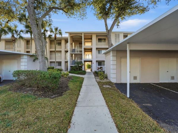 437 CERROMAR LANE, Unit 520, VENICE, FL 34293
