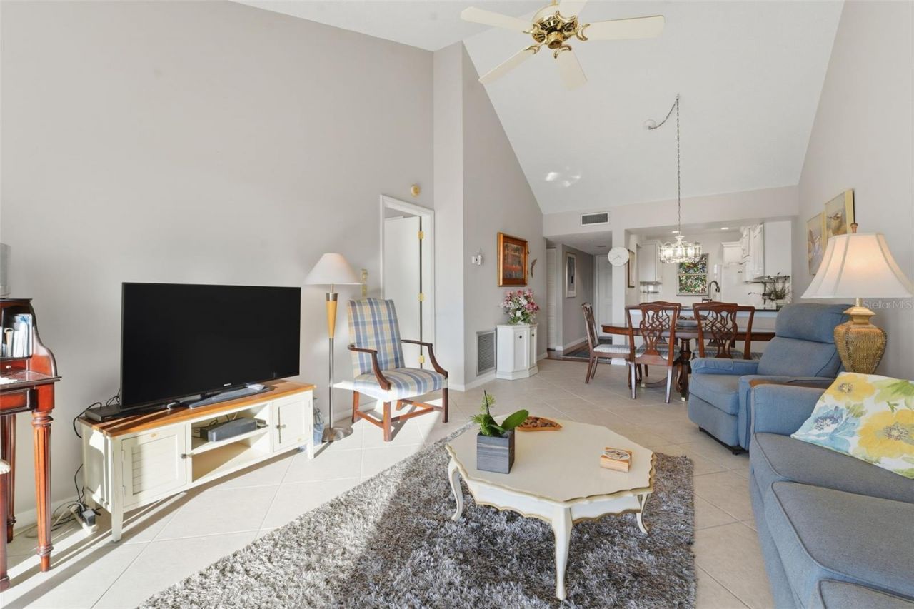 437 Cerromar Lane, Unit 520, Venice, FL 34293 Photo