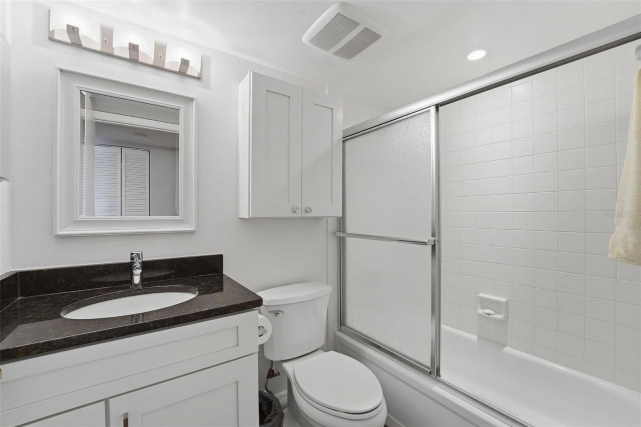 437 Cerromar Lane, Unit 520, Venice, FL 34293 Photo