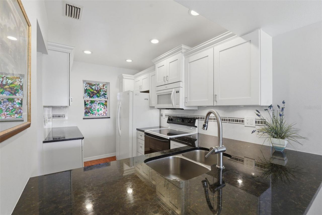 437 Cerromar Lane, Unit 520, Venice, FL 34293 Photo