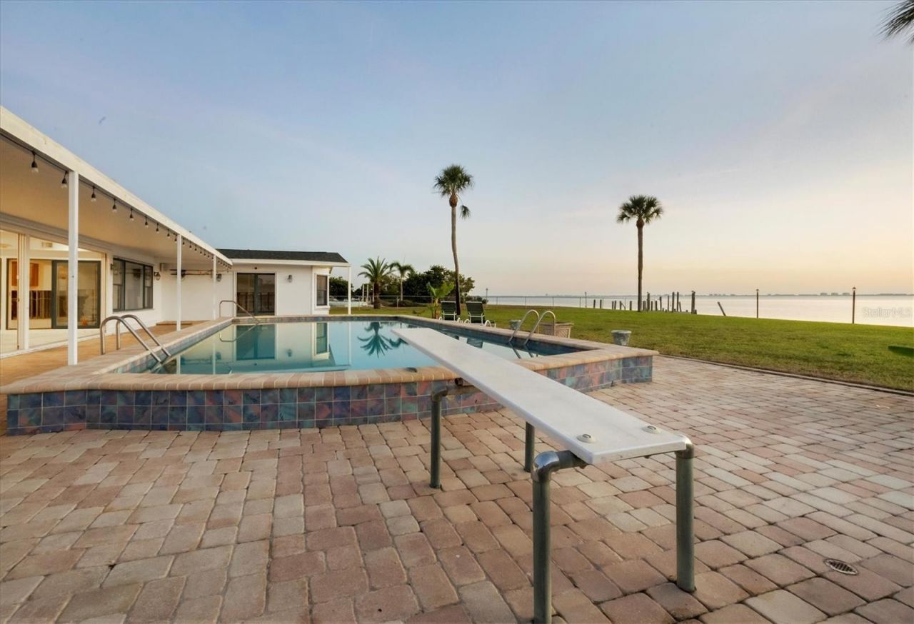 7318 Westmoreland Drive, Sarasota, FL 34243 Photo