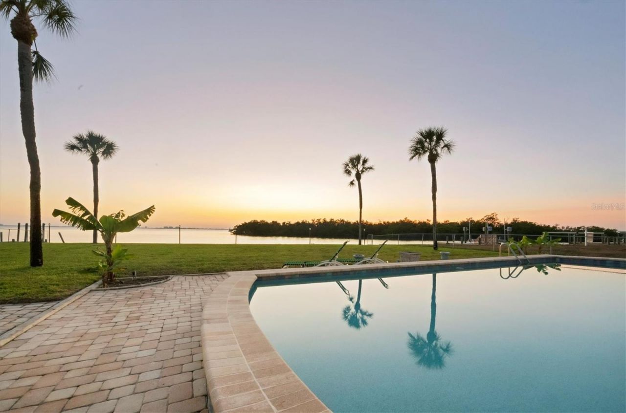 7318 Westmoreland Drive, Sarasota, FL 34243 Photo