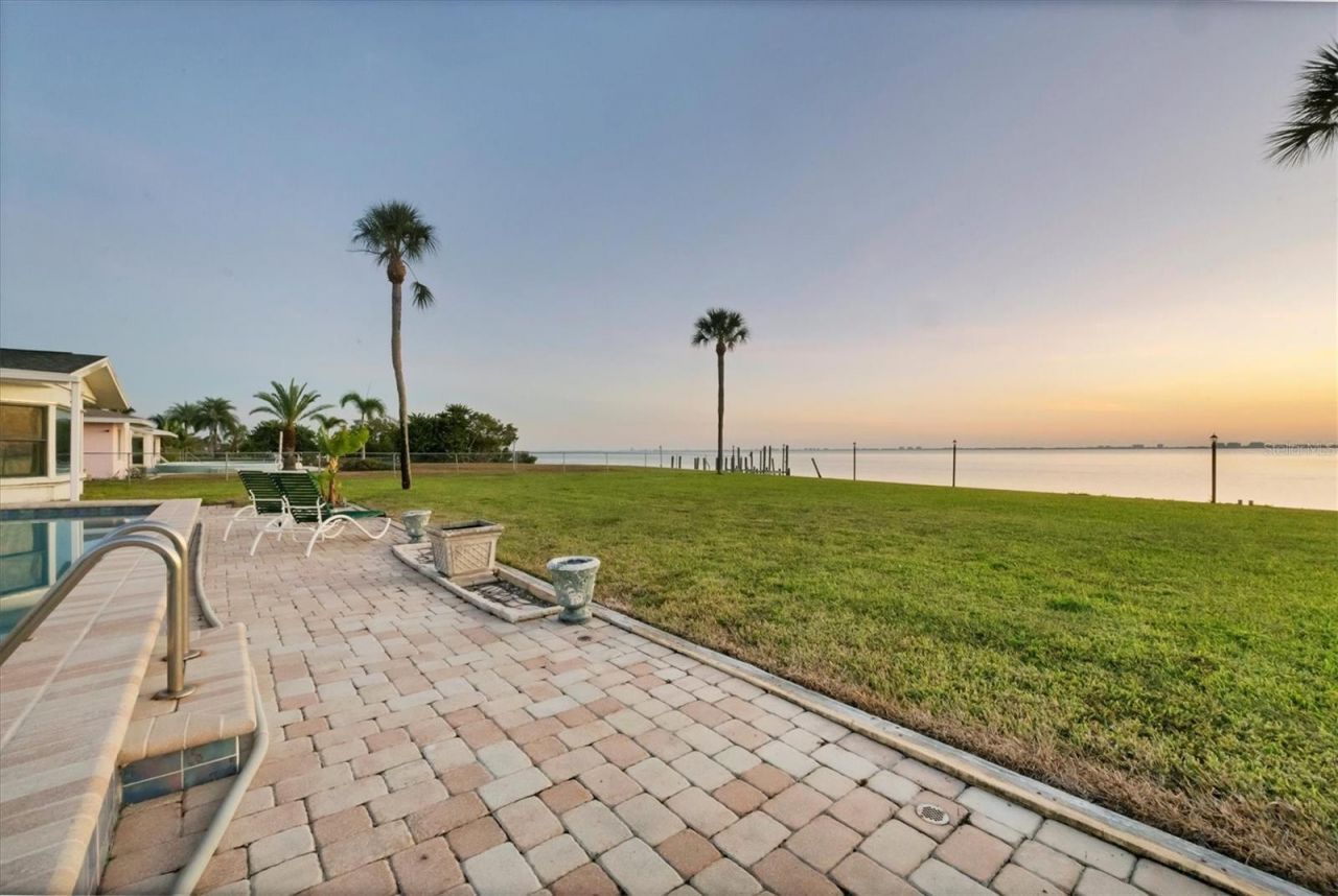 7318 Westmoreland Drive, Sarasota, FL 34243 Photo