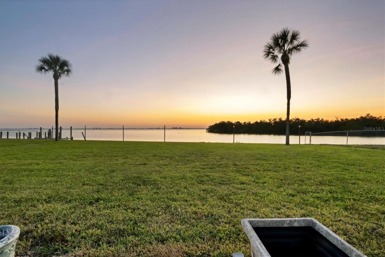 7318 Westmoreland Drive, Sarasota, FL 34243 Photo