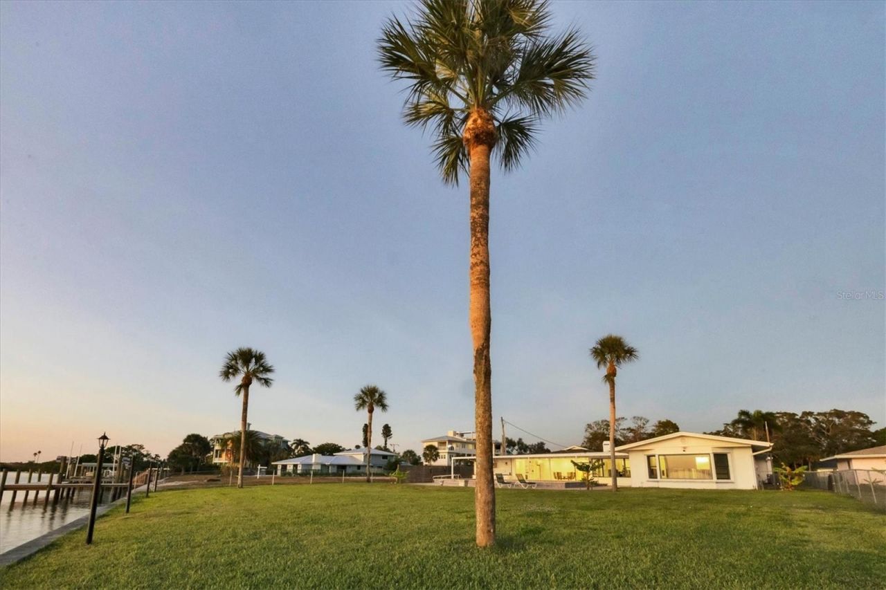 7318 Westmoreland Drive, Sarasota, FL 34243 Photo