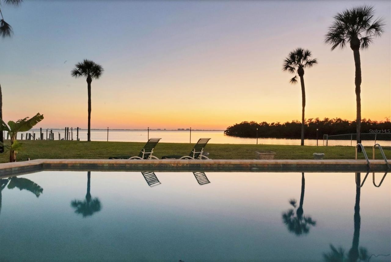 7318 Westmoreland Drive, Sarasota, FL 34243 Photo