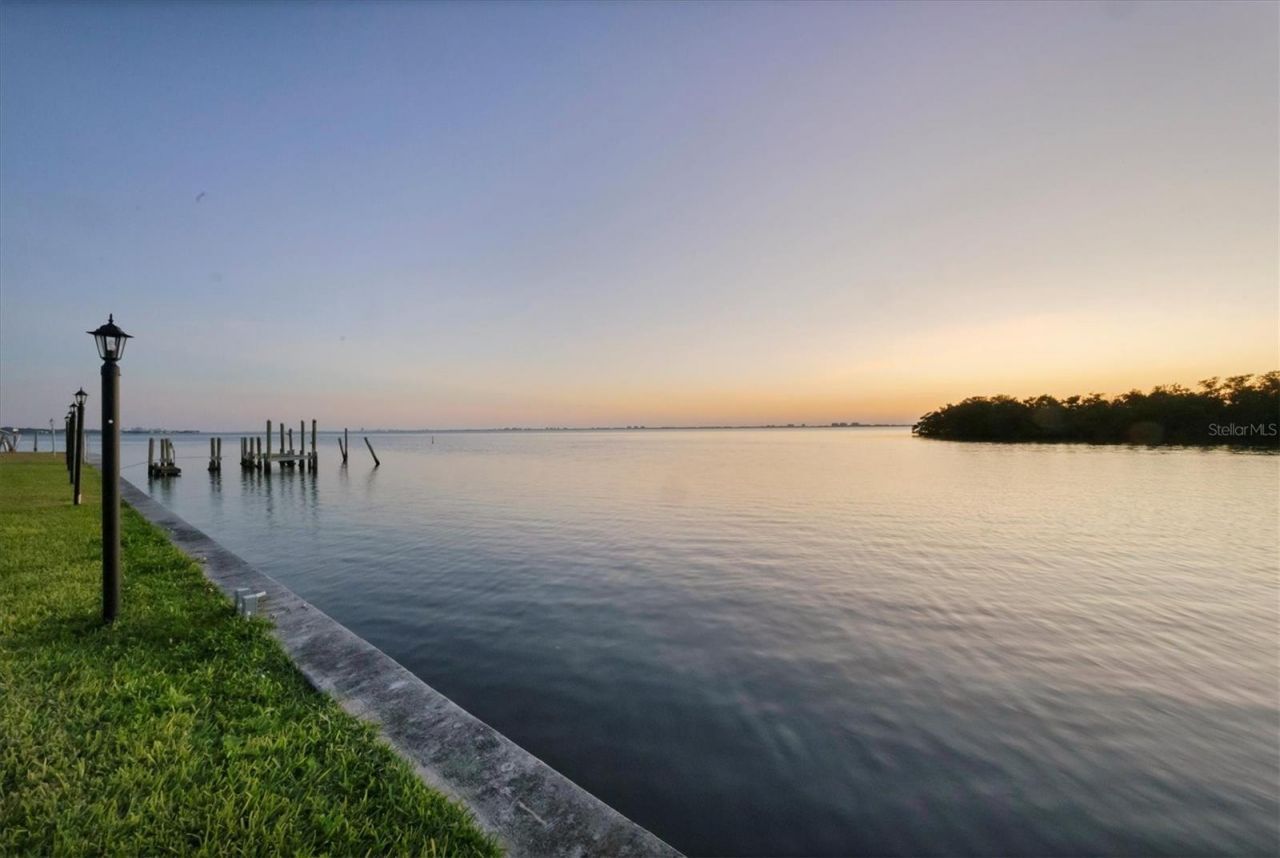 7318 Westmoreland Drive, Sarasota, FL 34243 Photo