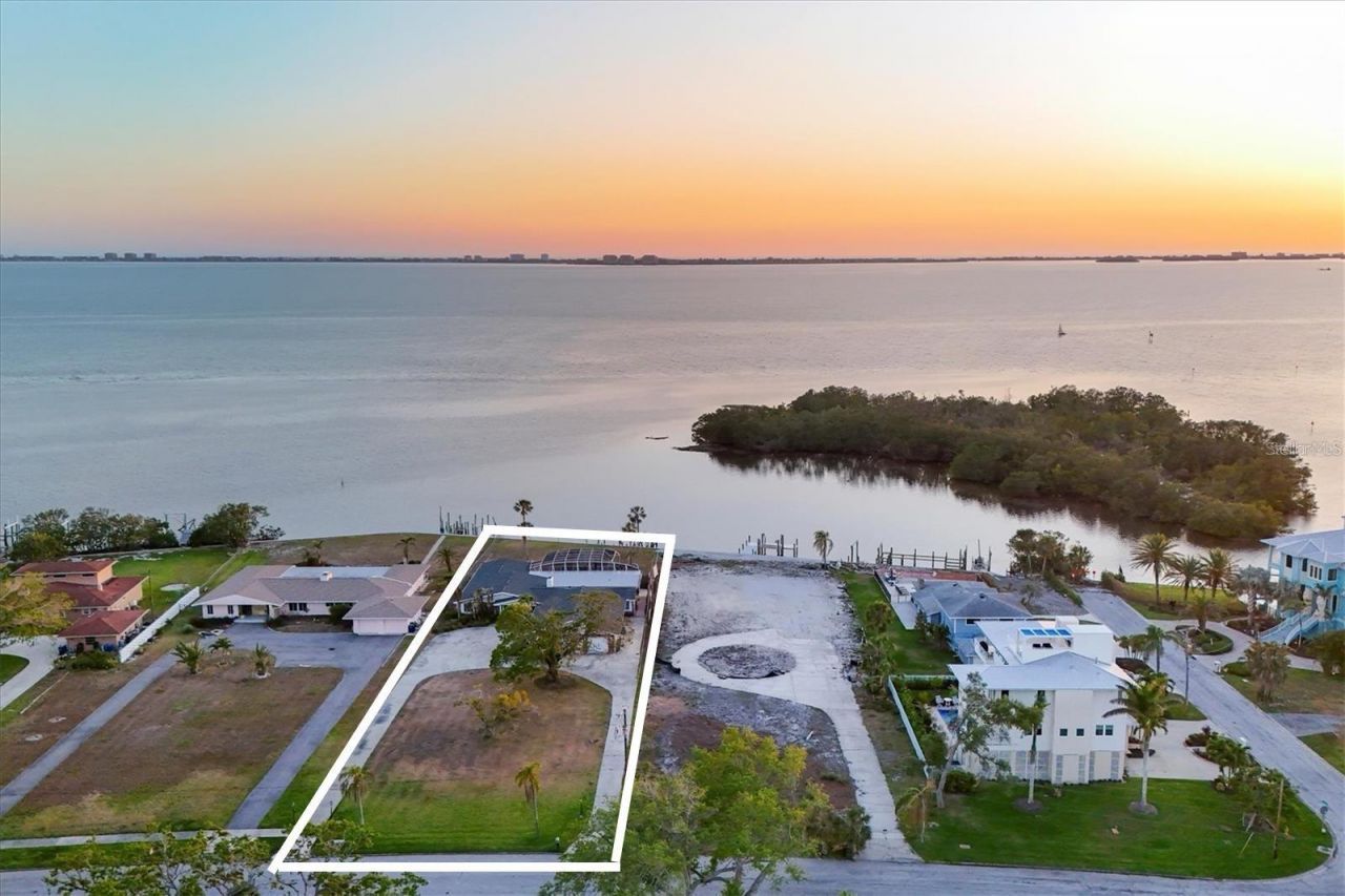 7318 Westmoreland Drive, Sarasota, FL 34243 Photo