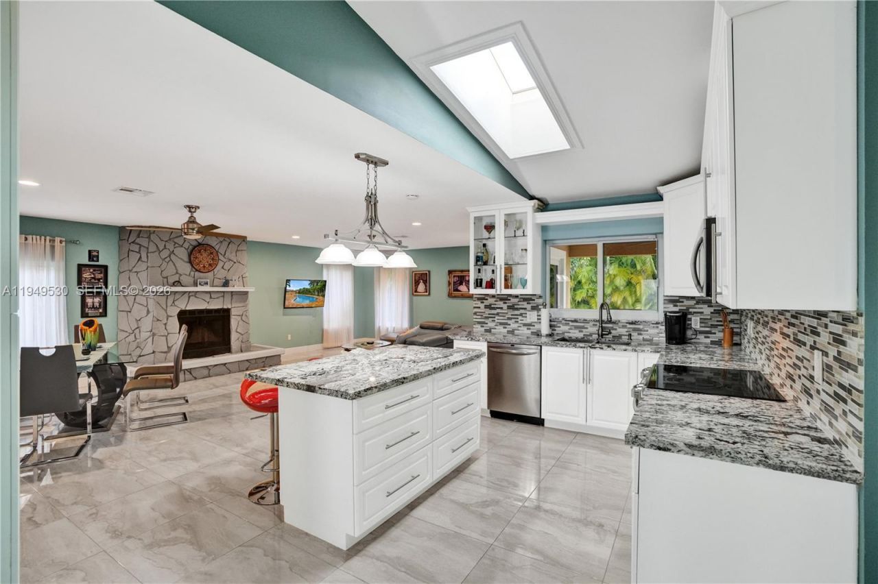 11201 NW 4th Court, Plantation, FL 33325 Photo