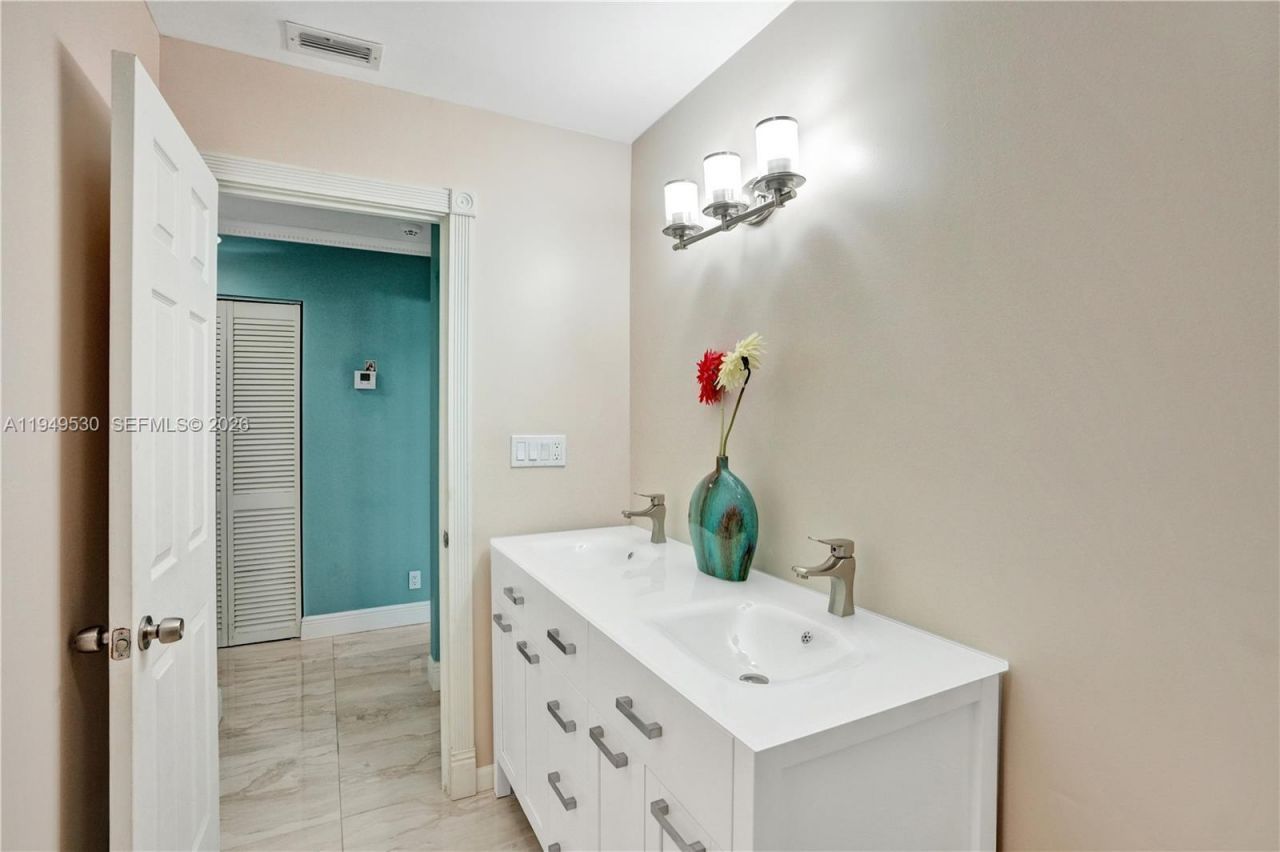 11201 NW 4th Court, Plantation, FL 33325 Photo