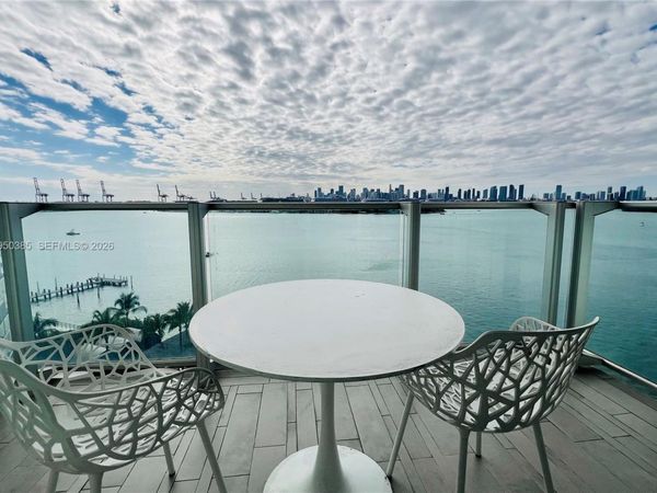 1100 West Ave , Unit 910, Miami Beach, FL 33139