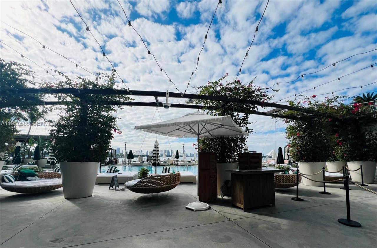 1100 West Ave , Unit 910, Miami Beach, FL 33139 Photo