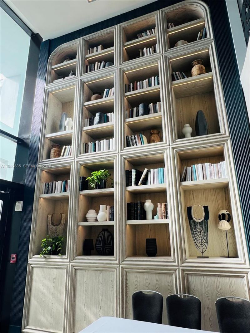 1100 West Ave , Unit 910, Miami Beach, FL 33139 Photo