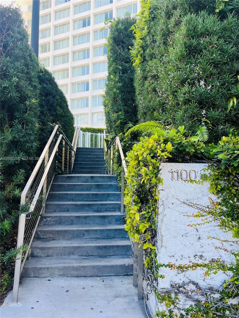 1100 West Ave , Unit 910, Miami Beach, FL 33139 Photo