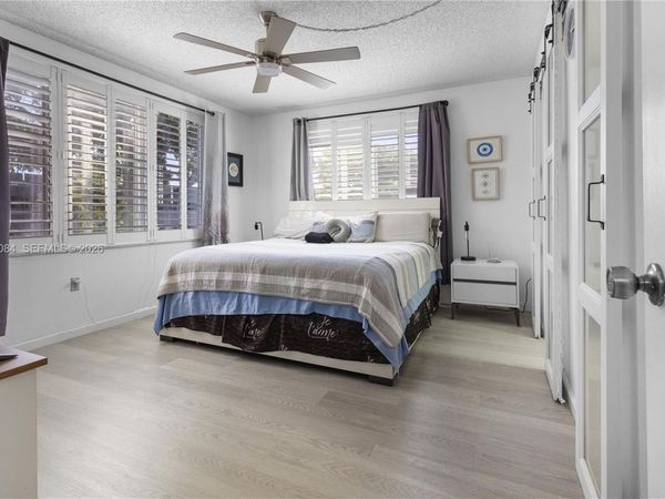 5935 Del Lago Cir, Unit 209, Sunrise, FL 33313