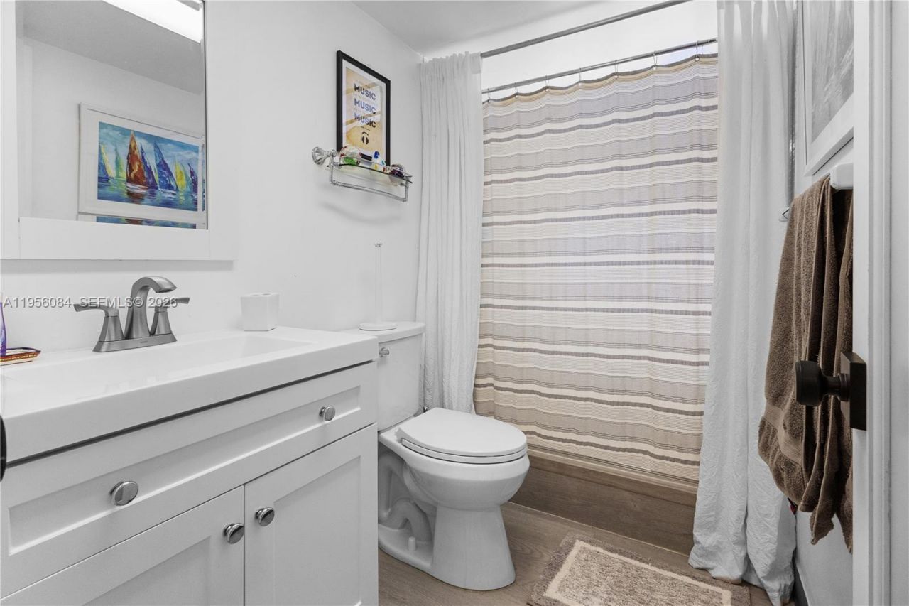 5935 Del Lago Cir, Unit 209, Sunrise, FL 33313 Photo